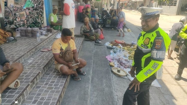 Satuan LaluLintas Polres Rote Ndao Tingkatkan Edukasi Kamseltibcarlantas Bagi Masyarakat