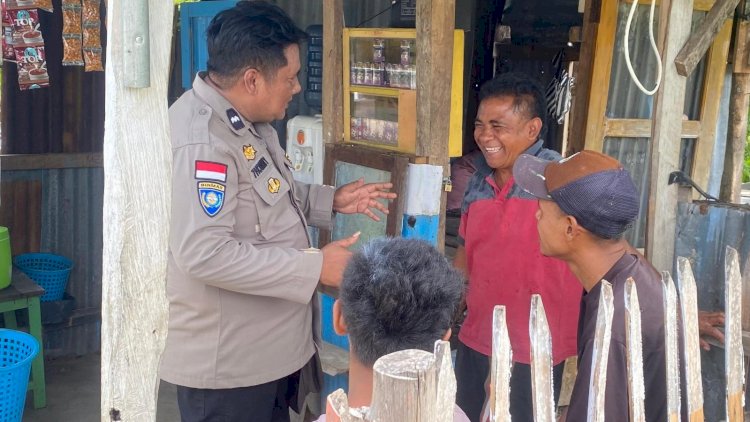 Jalin Silaturahmi Dengan Warga Binaan, Bhabinkamtibmas Polsek Rote Timur  Tingkatkan Kegiatan Sambang