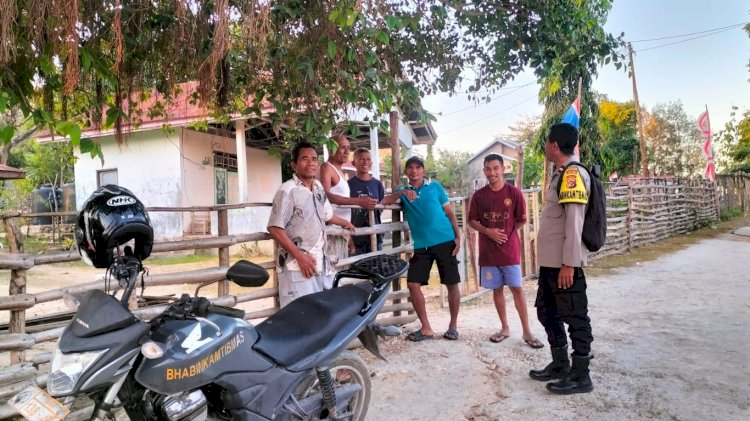 Sambangi Warga, Bhabinkamtibmas Polsek Rote Tengah Ajak Warga Cegah Karhutla