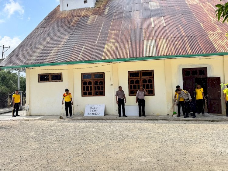 Dipimpin Wakapolres, Dengan Program Green Policing Polres Rote Ndao Gelar Aksi Bersih Gereja Hadirkan Manfaat Bagi Masyarakat dan Jemaat Gereja