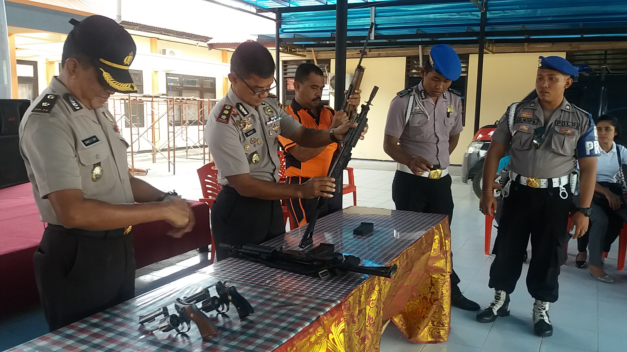 Polres Rote Ndao periksa personelnya yang pegang senjata api dinas